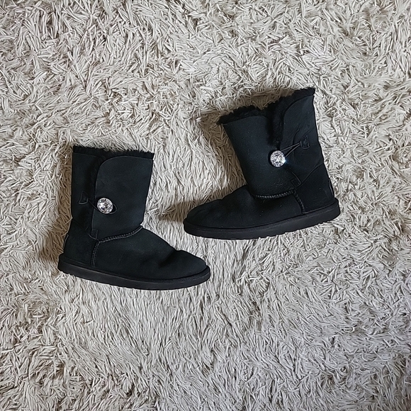 UGG Bailey Button Bling Boots Black Size 7 Short Boot Winter Cozy. MSRP $150 ✨️ - Picture 1 of 12